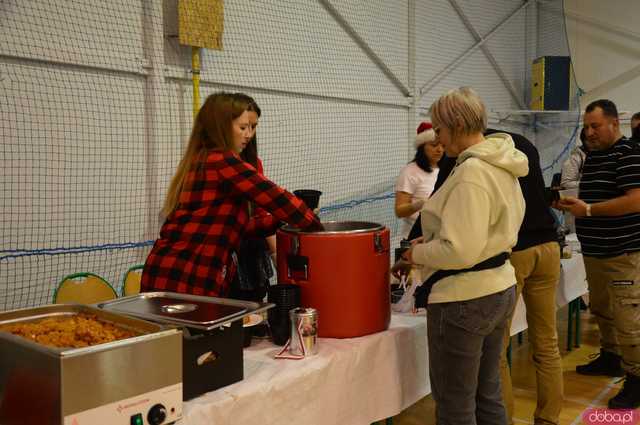[FOTO,WIDEO] Charytatywna Mikołajkowa Gala bokserska dla Ali i Szymona