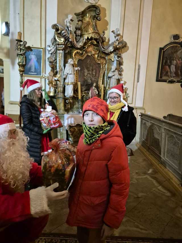 [FOTO] Mikołaj odwiedził dzieci z gminy Bardo