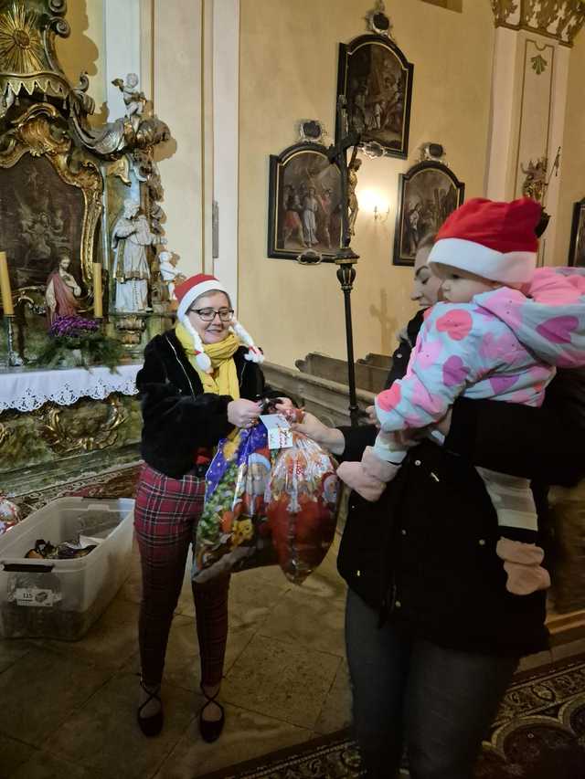 [FOTO] Mikołaj odwiedził dzieci z gminy Bardo