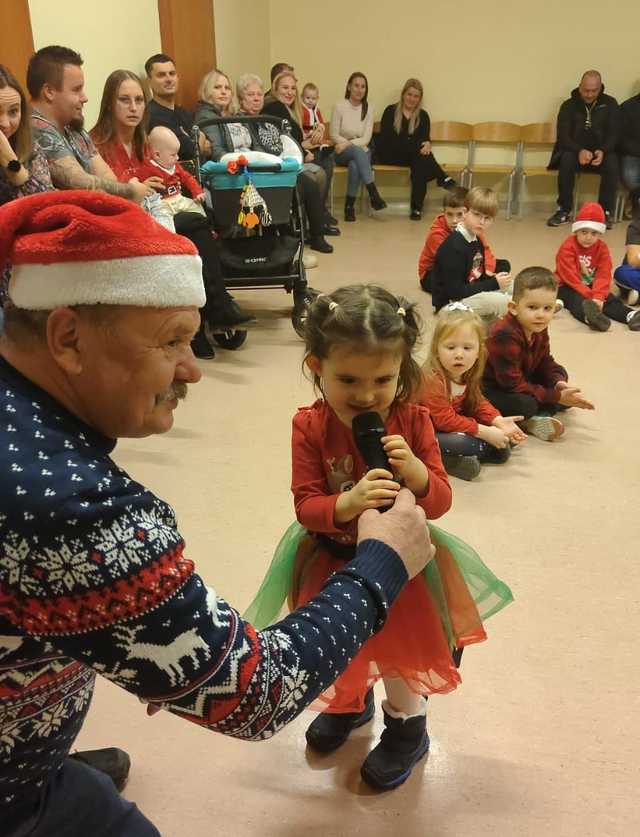[FOTO] Mikołaj odwiedził dzieci z gminy Bardo