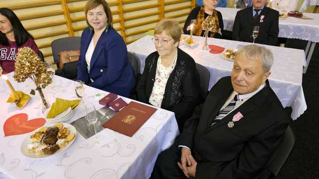 [FOTO] Miłość silniejsza niż czas: 12 par z Barda świętowało swoje jubileusze 