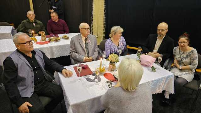 [FOTO] Miłość silniejsza niż czas: 12 par z Barda świętowało swoje jubileusze 