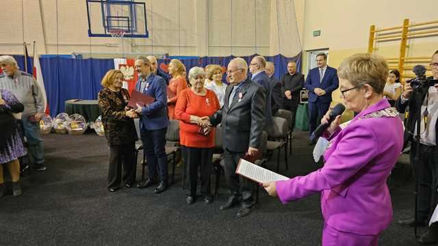 [FOTO] Miłość silniejsza niż czas: 12 par z Barda świętowało swoje jubileusze 