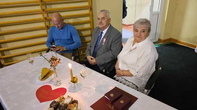 [FOTO] Miłość silniejsza niż czas: 12 par z Barda świętowało swoje jubileusze 