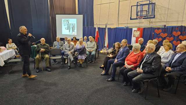 [FOTO] Miłość silniejsza niż czas: 12 par z Barda świętowało swoje jubileusze 
