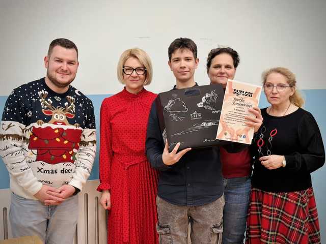 [FOTO] Prawa człowieka oczami młodzieży - XVII Gminny Konkurs Prawa człowieka-dziecka, potrzebą współczesnego świata 