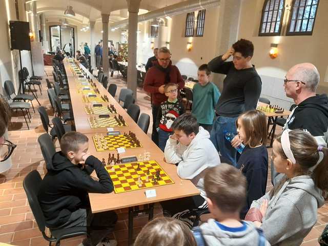[FOTO] Szachowe Grand Prix w Kamieńcu Ząbkowickim: królewska gra połączy pokolenia
