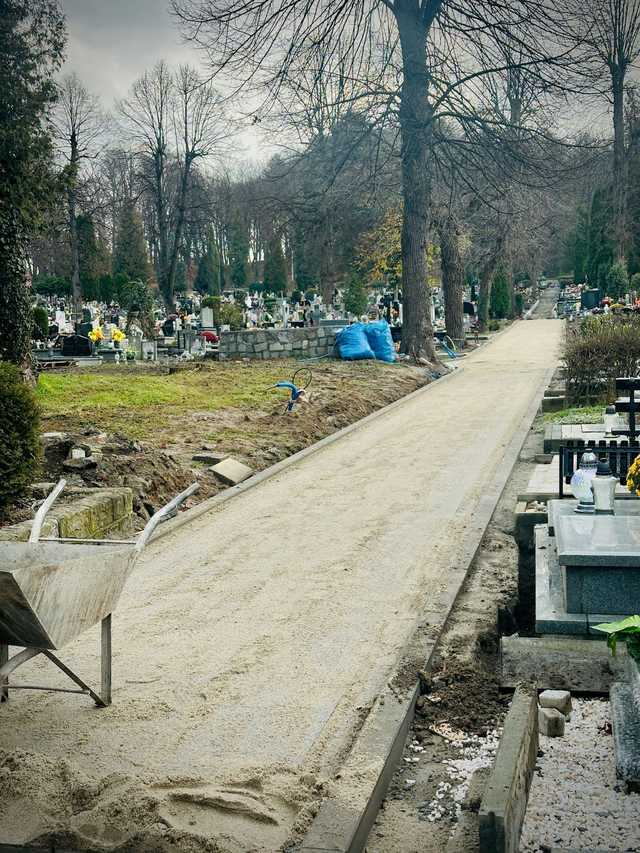 [FOTO] Modernizacja cmentarza w Ziębicach za ponad 2,5 miliona złotych -  co się zmieni?