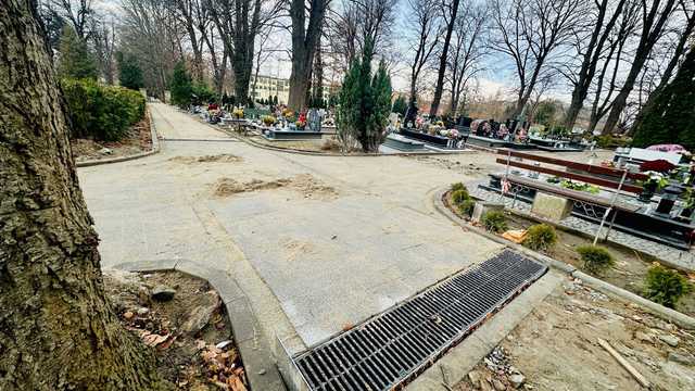 [FOTO] Modernizacja cmentarza w Ziębicach za ponad 2,5 miliona złotych -  co się zmieni?