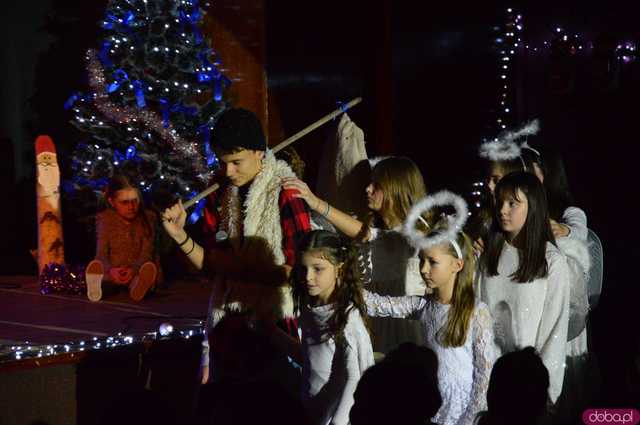 [FOTO,WIDEO] Świąteczne Anioły rozświetliły Ząbkowice Śląskie - wyjątkowy koncert Szkoły Muzycznej 