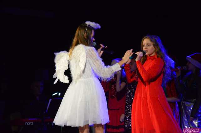 [FOTO,WIDEO] Świąteczne Anioły rozświetliły Ząbkowice Śląskie - wyjątkowy koncert Szkoły Muzycznej 