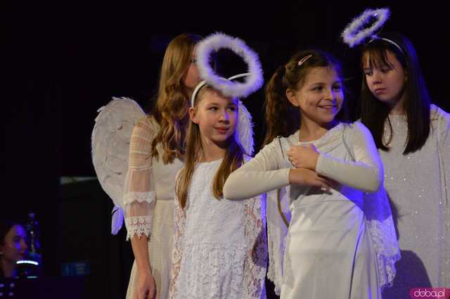 [FOTO,WIDEO] Świąteczne Anioły rozświetliły Ząbkowice Śląskie - wyjątkowy koncert Szkoły Muzycznej 