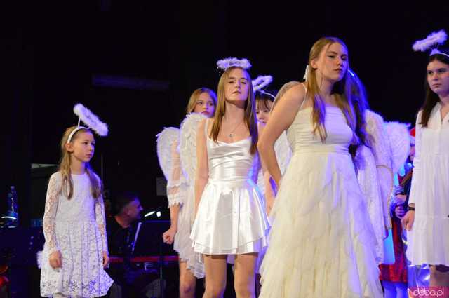 [FOTO,WIDEO] Świąteczne Anioły rozświetliły Ząbkowice Śląskie - wyjątkowy koncert Szkoły Muzycznej 