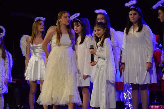 [FOTO,WIDEO] Świąteczne Anioły rozświetliły Ząbkowice Śląskie - wyjątkowy koncert Szkoły Muzycznej 