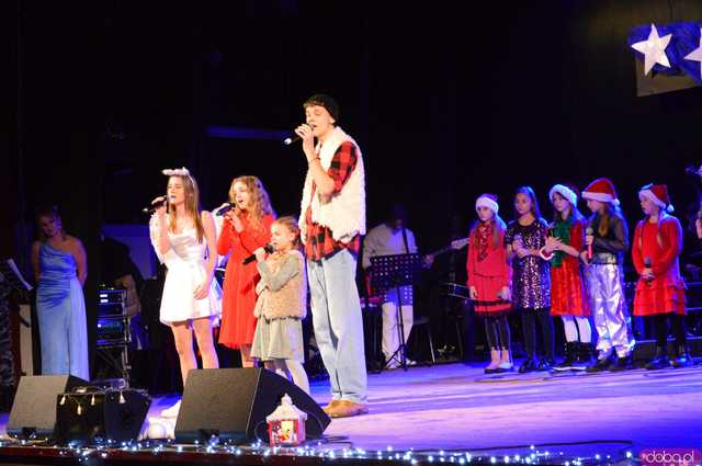 [FOTO,WIDEO] Świąteczne Anioły rozświetliły Ząbkowice Śląskie - wyjątkowy koncert Szkoły Muzycznej 