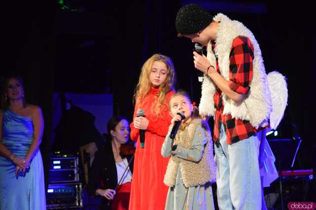 [FOTO,WIDEO] Świąteczne Anioły rozświetliły Ząbkowice Śląskie - wyjątkowy koncert Szkoły Muzycznej 