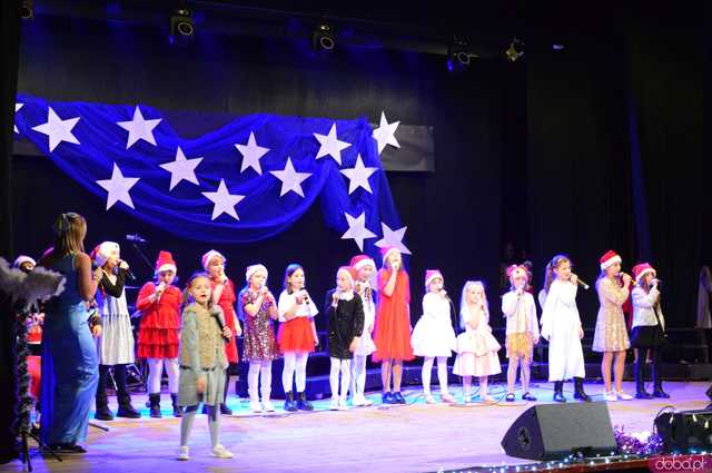 [FOTO,WIDEO] Świąteczne Anioły rozświetliły Ząbkowice Śląskie - wyjątkowy koncert Szkoły Muzycznej 