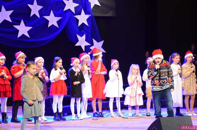 [FOTO,WIDEO] Świąteczne Anioły rozświetliły Ząbkowice Śląskie - wyjątkowy koncert Szkoły Muzycznej 