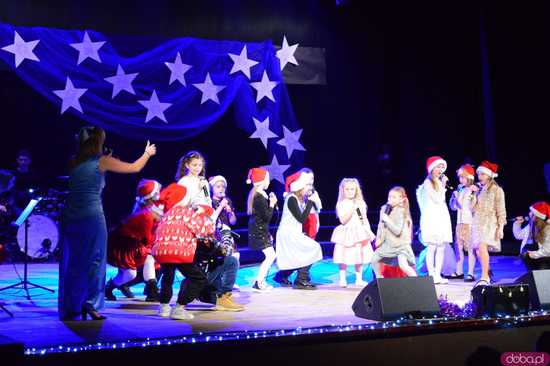 [FOTO,WIDEO] Świąteczne Anioły rozświetliły Ząbkowice Śląskie - wyjątkowy koncert Szkoły Muzycznej 