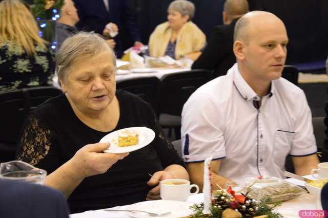 [FOTO, WIDEO] Wyjątkowy wieczór w Przyłęku – mieszkańcy Barda razem przy świątecznym stole