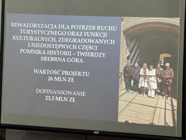 [FOTO] Świąteczna sesja Rady Gminy Stoszowice: inwestycje i budżet na 2025 rok
