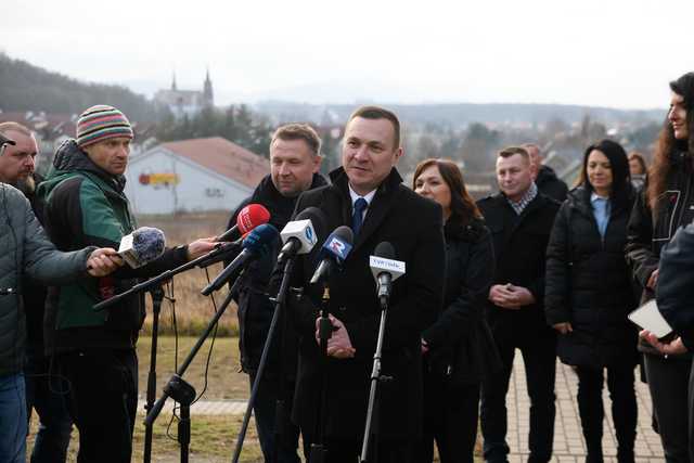 [FOTO] Z nadzieją na nowy początek. Powodzianie w Kamieńcu Ząbkowickim otrzymali nowe mieszkania