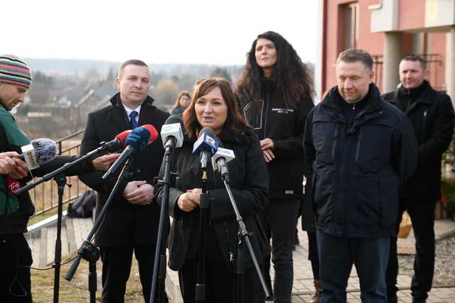 [FOTO] Z nadzieją na nowy początek. Powodzianie w Kamieńcu Ząbkowickim otrzymali nowe mieszkania