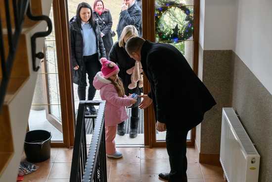 [FOTO] Z nadzieją na nowy początek. Powodzianie w Kamieńcu Ząbkowickim otrzymali nowe mieszkania