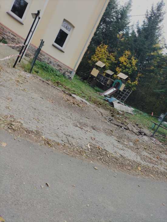 [FOTO] Nowa wiata przystankowa w Kobylej Głowie