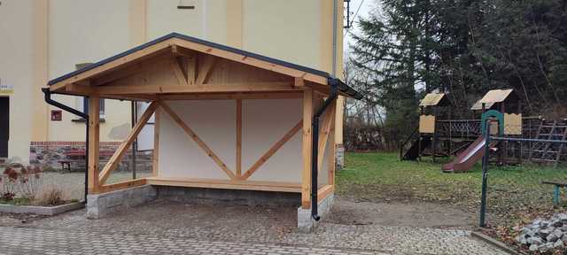 [FOTO] Nowa wiata przystankowa w Kobylej Głowie