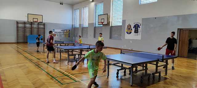 [FOTO] Aktywne święta w Ziębicach: nowa hala sportowa zapełniła się młodymi sportowcami!