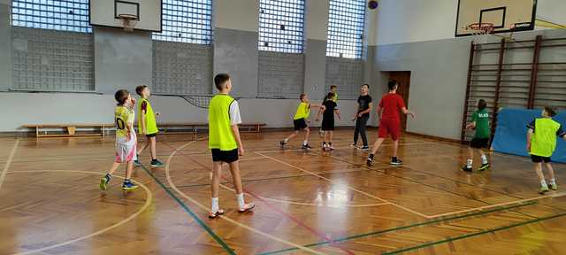 [FOTO] Aktywne święta w Ziębicach: nowa hala sportowa zapełniła się młodymi sportowcami!