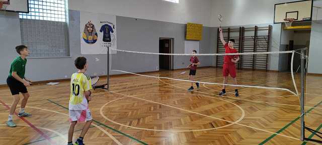 [FOTO] Aktywne święta w Ziębicach: nowa hala sportowa zapełniła się młodymi sportowcami!