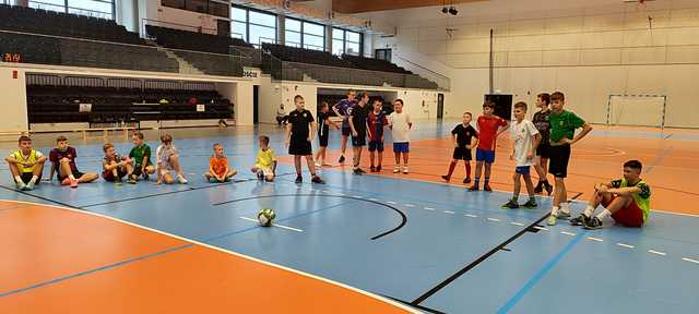 [FOTO] Aktywne święta w Ziębicach: nowa hala sportowa zapełniła się młodymi sportowcami!