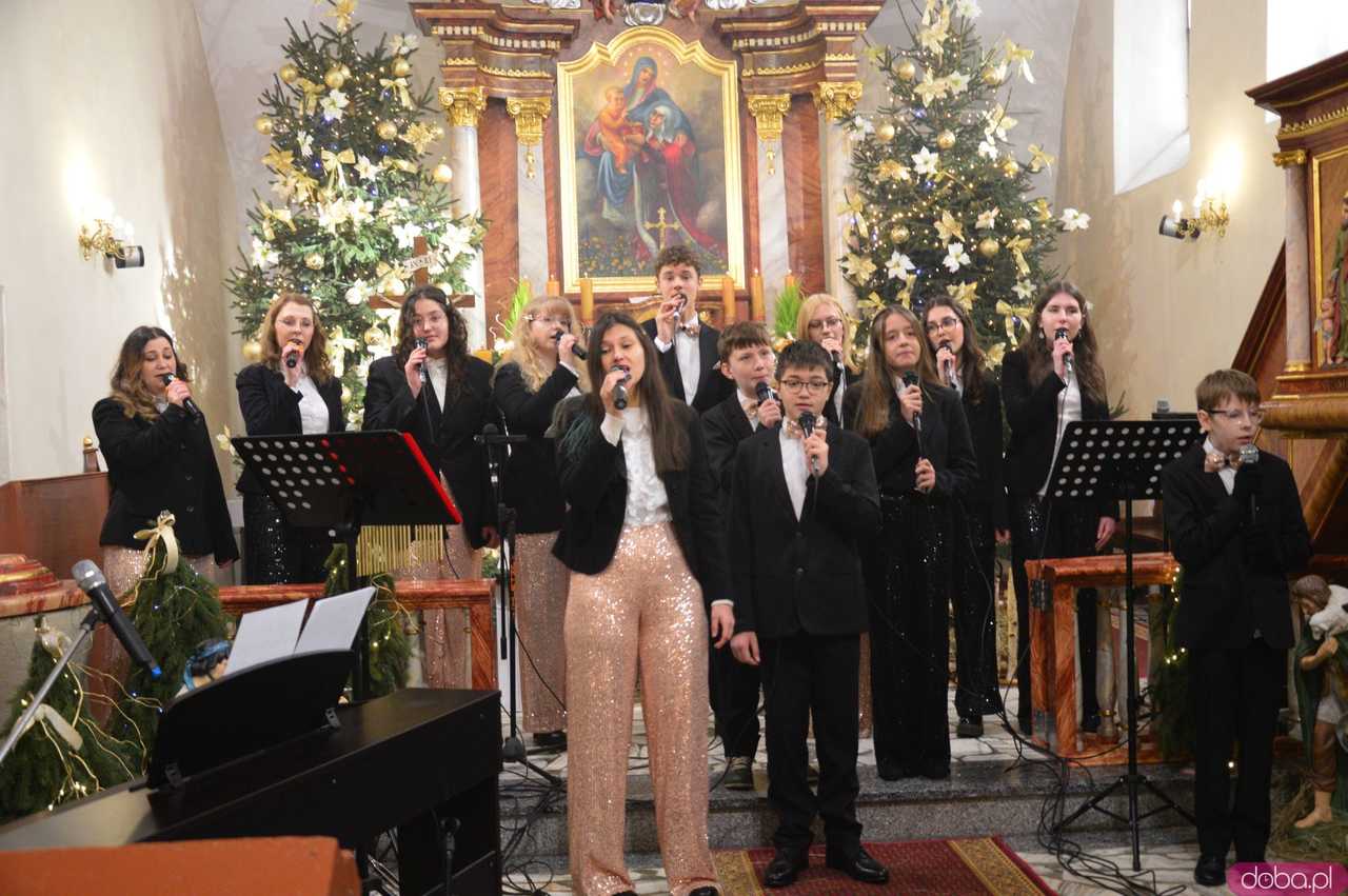 [FOTO] Koncert charytatywny dla Wojtka w Przedborowej 