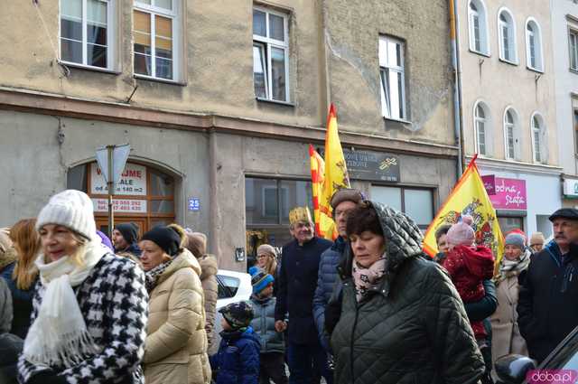 [FOTO, WIDEO] Trzej Królowie przeszli ulicami Ząbkowic Śląskich wspólnie z mieszkańcami!