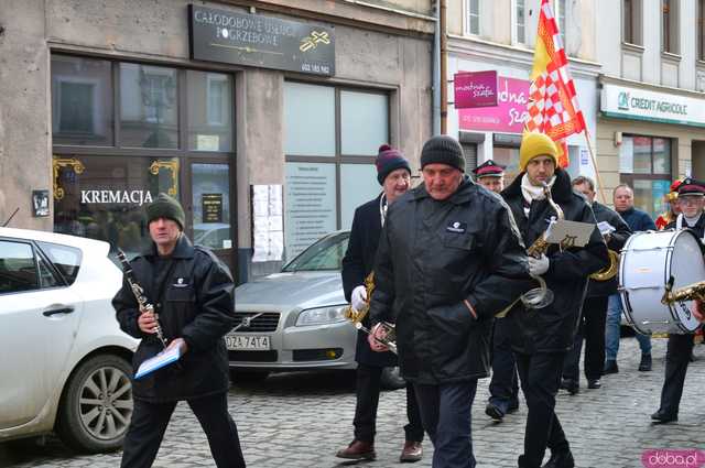 [FOTO, WIDEO] Trzej Królowie przeszli ulicami Ząbkowic Śląskich wspólnie z mieszkańcami!
