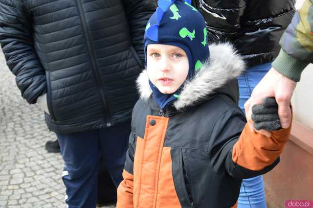 [FOTO, WIDEO] Trzej Królowie przeszli ulicami Ząbkowic Śląskich wspólnie z mieszkańcami!