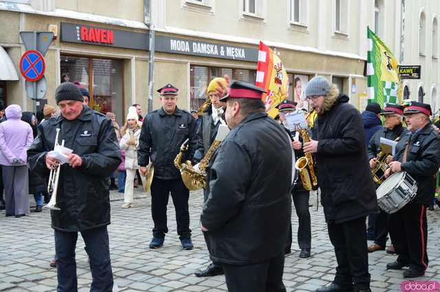 [FOTO, WIDEO] Trzej Królowie przeszli ulicami Ząbkowic Śląskich wspólnie z mieszkańcami!