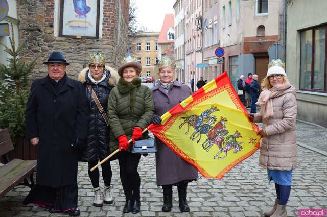 [FOTO, WIDEO] Trzej Królowie przeszli ulicami Ząbkowic Śląskich wspólnie z mieszkańcami!