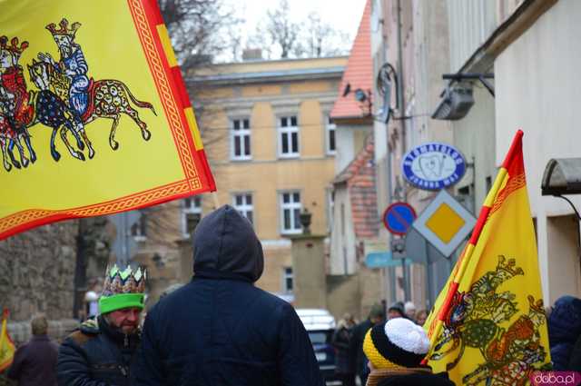 [FOTO, WIDEO] Trzej Królowie przeszli ulicami Ząbkowic Śląskich wspólnie z mieszkańcami!