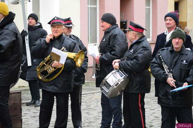 [FOTO, WIDEO] Trzej Królowie przeszli ulicami Ząbkowic Śląskich wspólnie z mieszkańcami!