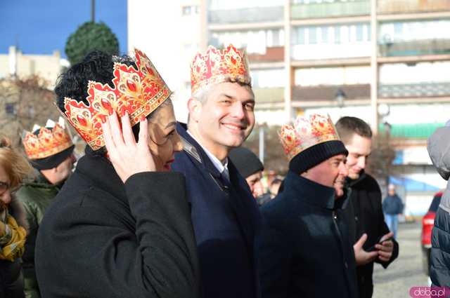 [FOTO, WIDEO] Trzej Królowie przeszli ulicami Ząbkowic Śląskich wspólnie z mieszkańcami!