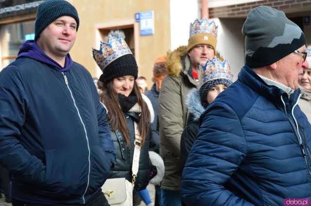 [FOTO, WIDEO] Trzej Królowie przeszli ulicami Ząbkowic Śląskich wspólnie z mieszkańcami!