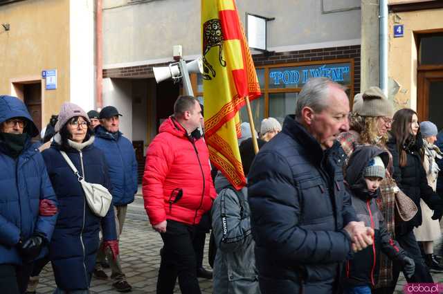 [FOTO, WIDEO] Trzej Królowie przeszli ulicami Ząbkowic Śląskich wspólnie z mieszkańcami!