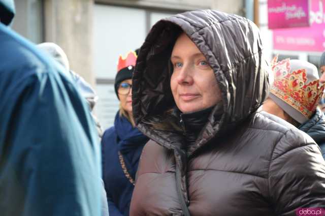 [FOTO, WIDEO] Trzej Królowie przeszli ulicami Ząbkowic Śląskich wspólnie z mieszkańcami!