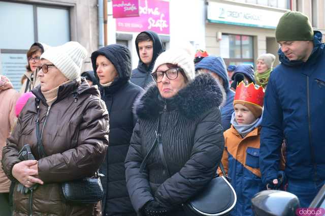 [FOTO, WIDEO] Trzej Królowie przeszli ulicami Ząbkowic Śląskich wspólnie z mieszkańcami!