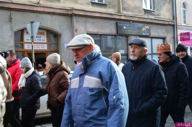 [FOTO, WIDEO] Trzej Królowie przeszli ulicami Ząbkowic Śląskich wspólnie z mieszkańcami!