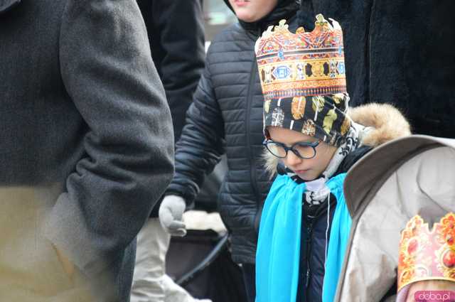 [FOTO, WIDEO] Trzej Królowie przeszli ulicami Ząbkowic Śląskich wspólnie z mieszkańcami!