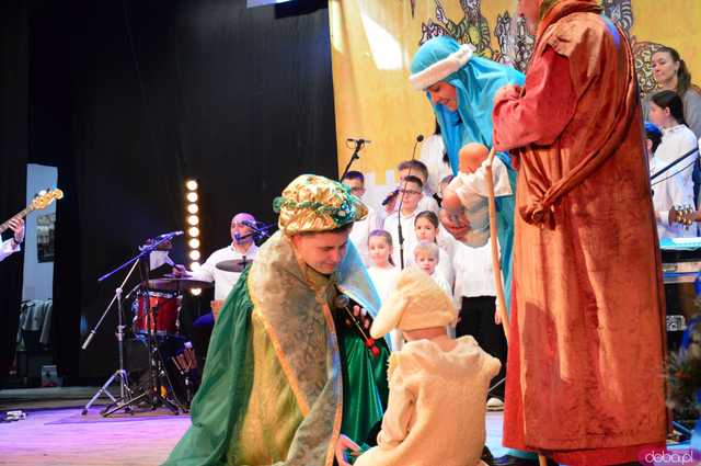 [FOTO, WIDEO] Trzej Królowie przeszli ulicami Ząbkowic Śląskich wspólnie z mieszkańcami!